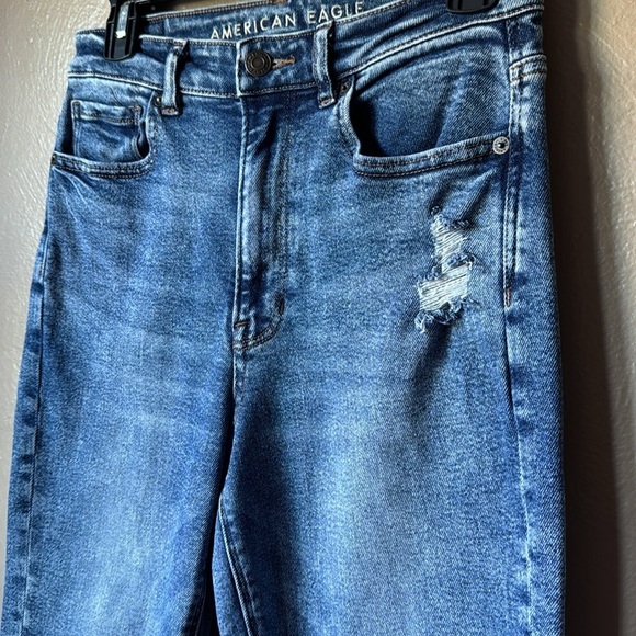 American Eagle Highest Rise Mom Jeans Size 4 - Picture 2 of 6